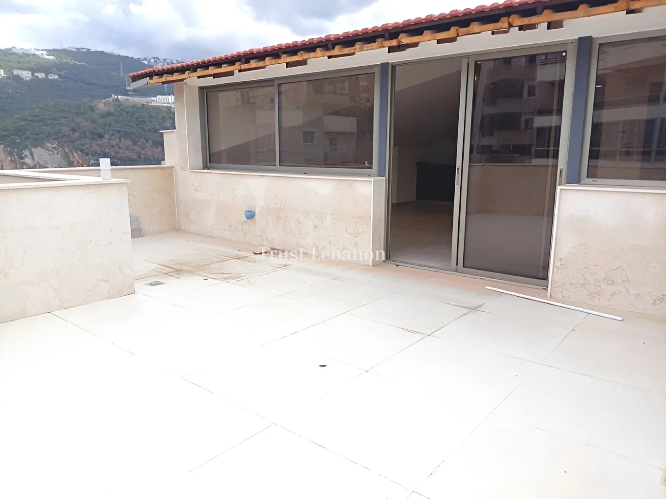 Apartment for sale in Biaqout, Lebanon - 4 bed, 3 bath