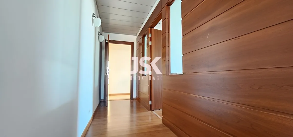 Office for rent in Hazmieh
