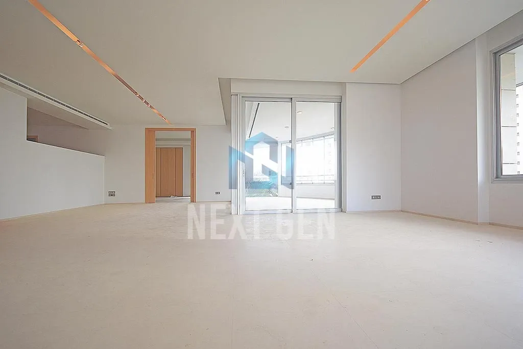 Apartment for rent in Clemenceau, Bayrut, Lebanon - 3 bed, 6 bath