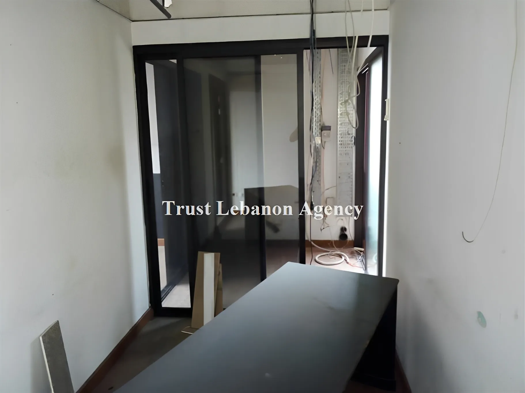 Office for rent in Baabda, Furn Al Chebak