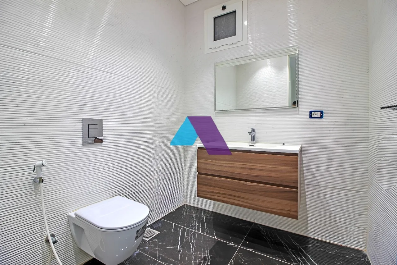 Office for Sale in Hamra