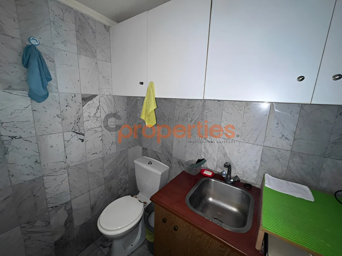 Showroom for Sale in Dekwaneh