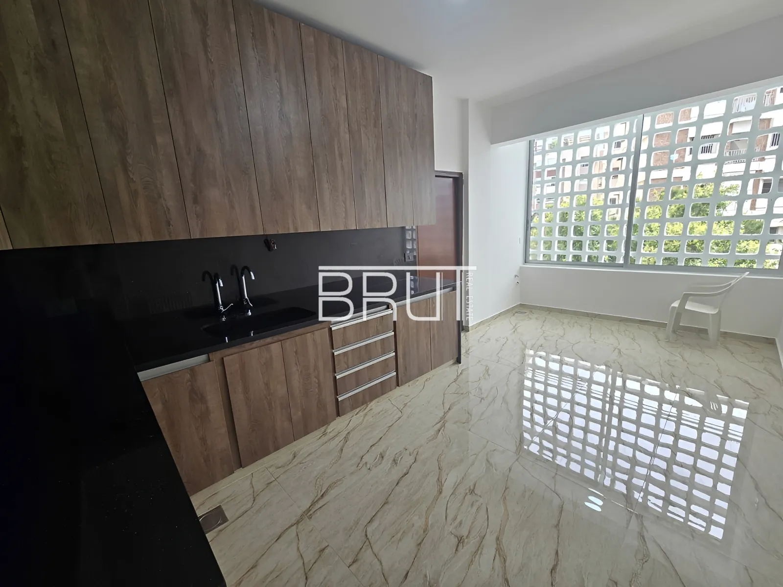 Apartment for Sale in Zouk Mosbeh