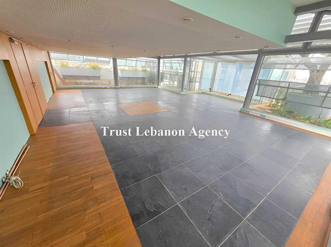 Office for rent in Metn, Mkalles