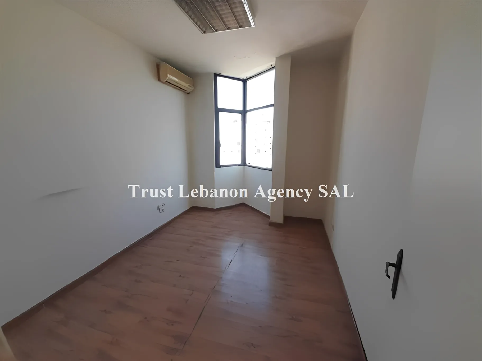 Office for rent in Metn, Bawchriye
