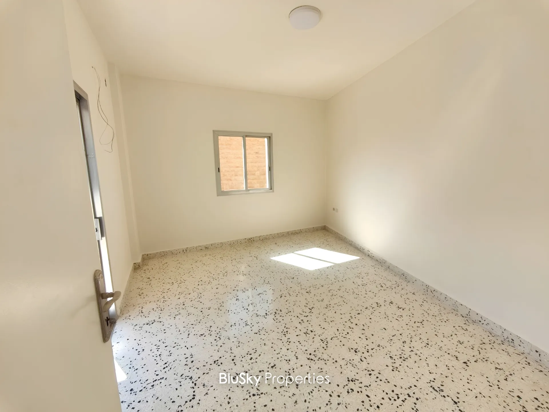 Apartment for rent in Mtayleb