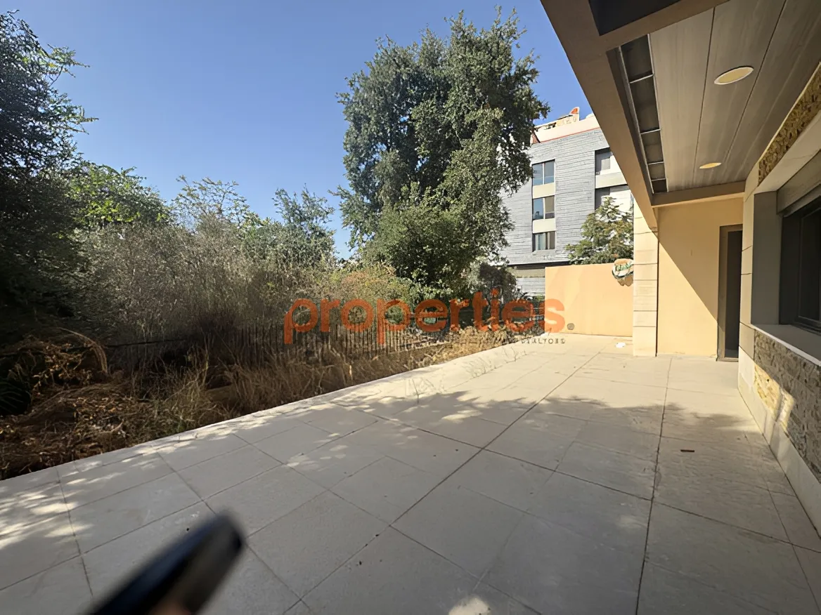 Apartment for Sale in Mazraat Yachoua - 3 bed, 3 bath