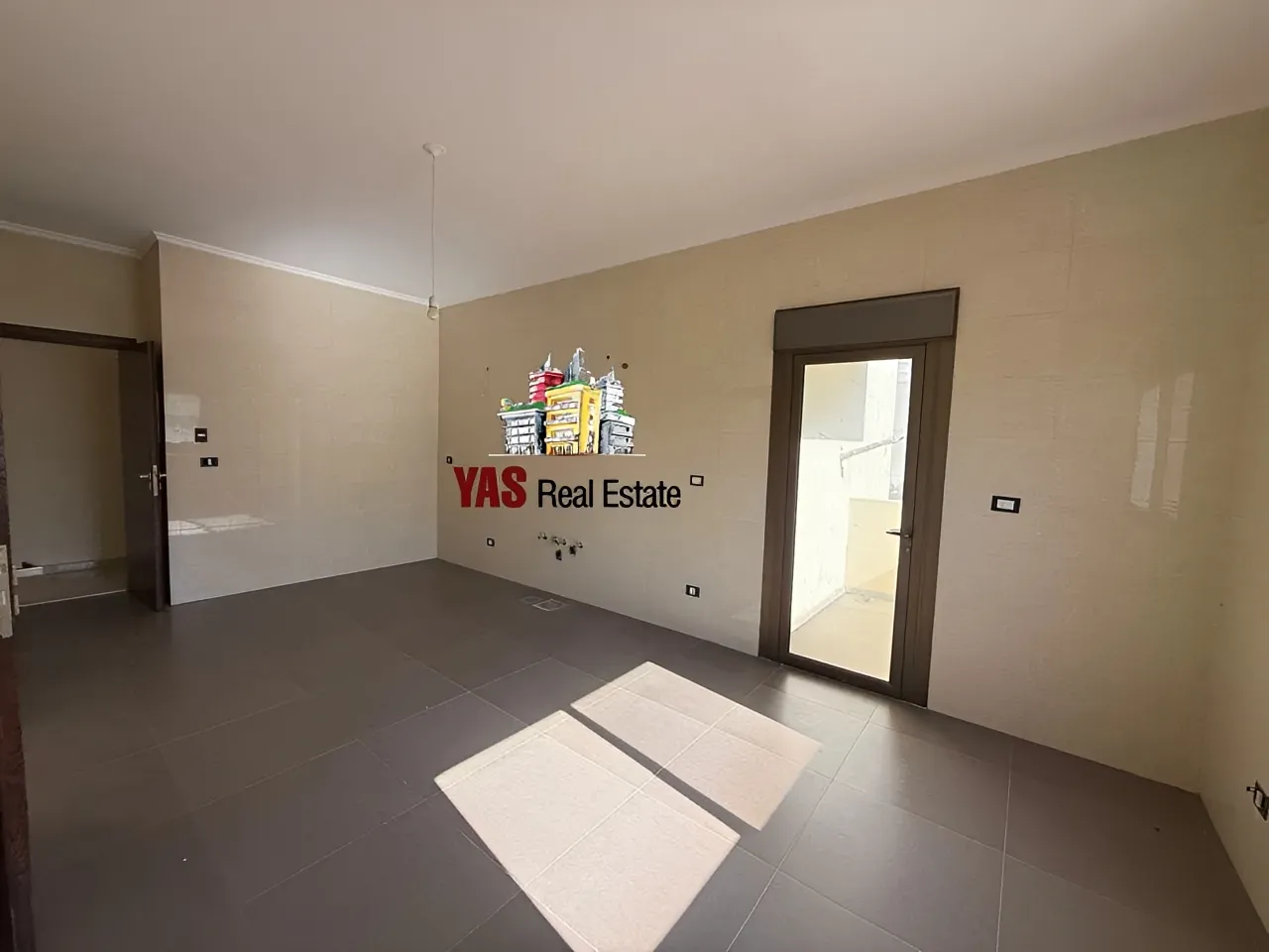 Apartment for Sale in Ballouneh - 5 bed, 6 bath