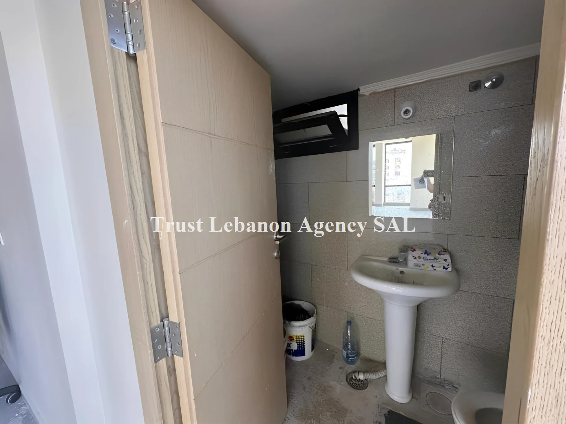 Office For Rent in Metn, Sid El Bauchrieh
