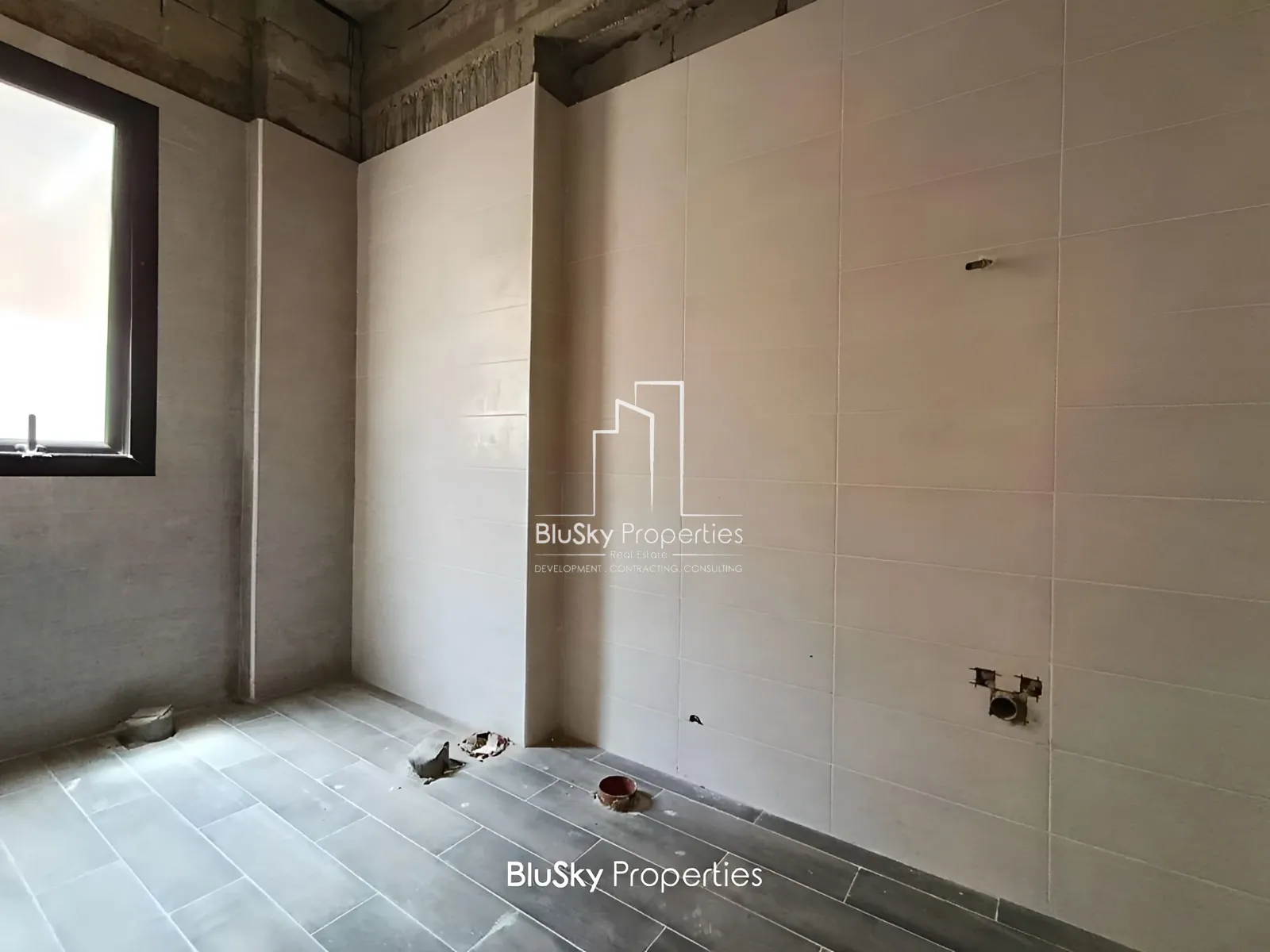 Apartment for Sale in Bouar - 3 bed, 3 bath