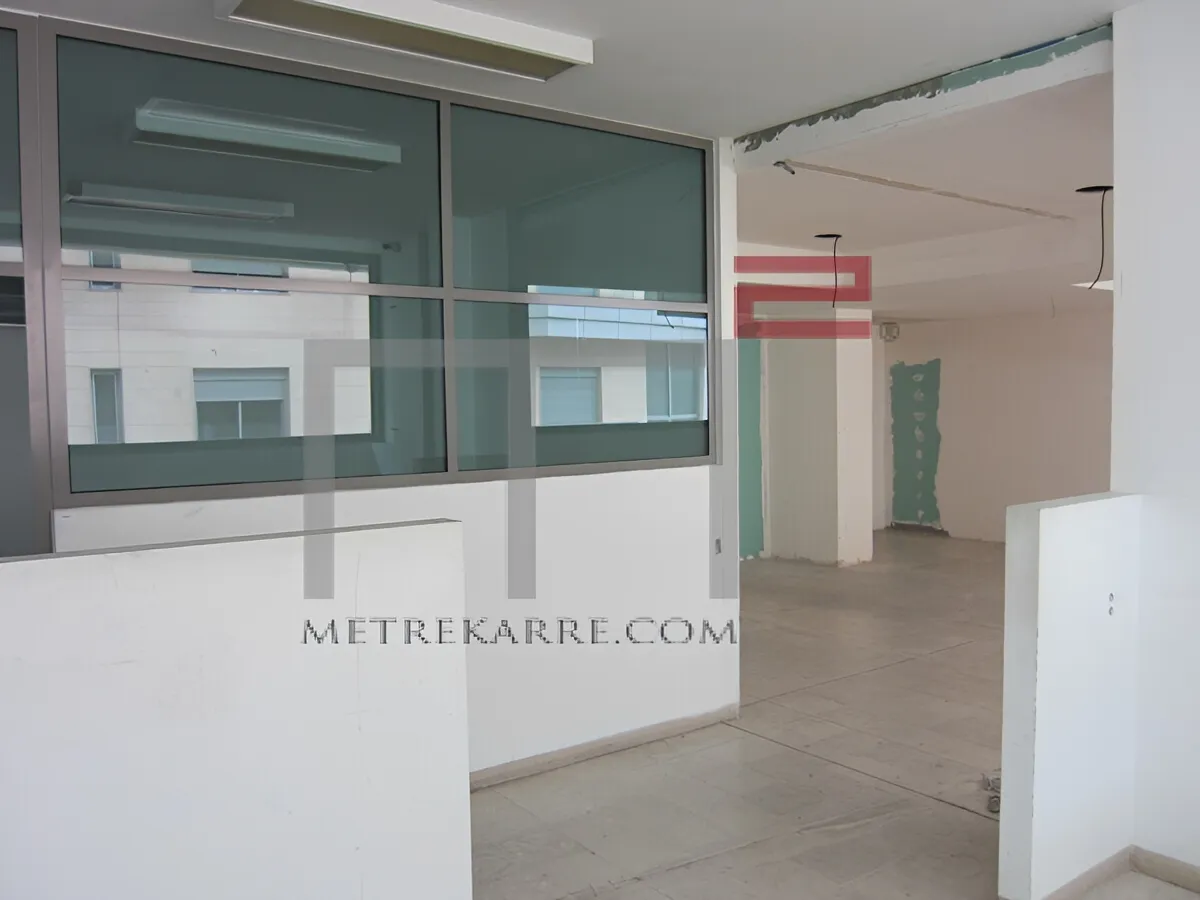 Office for rent in Nasra