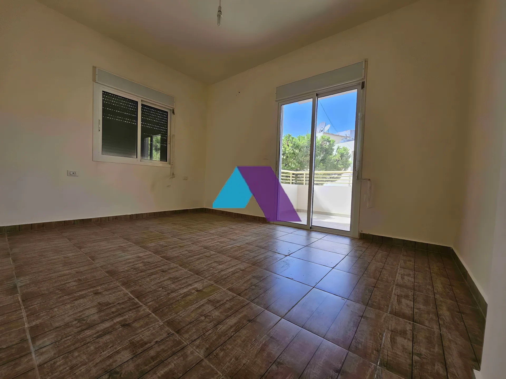 Apartment for Sale in Blat - 3 bed, 2 bath