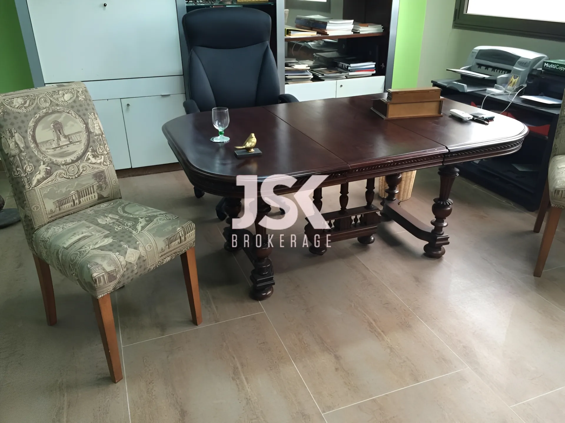 Office for sale in Zalqa