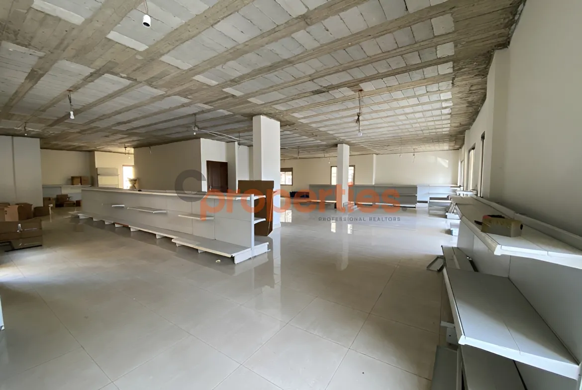 Showroom for Rent in Hazmieh