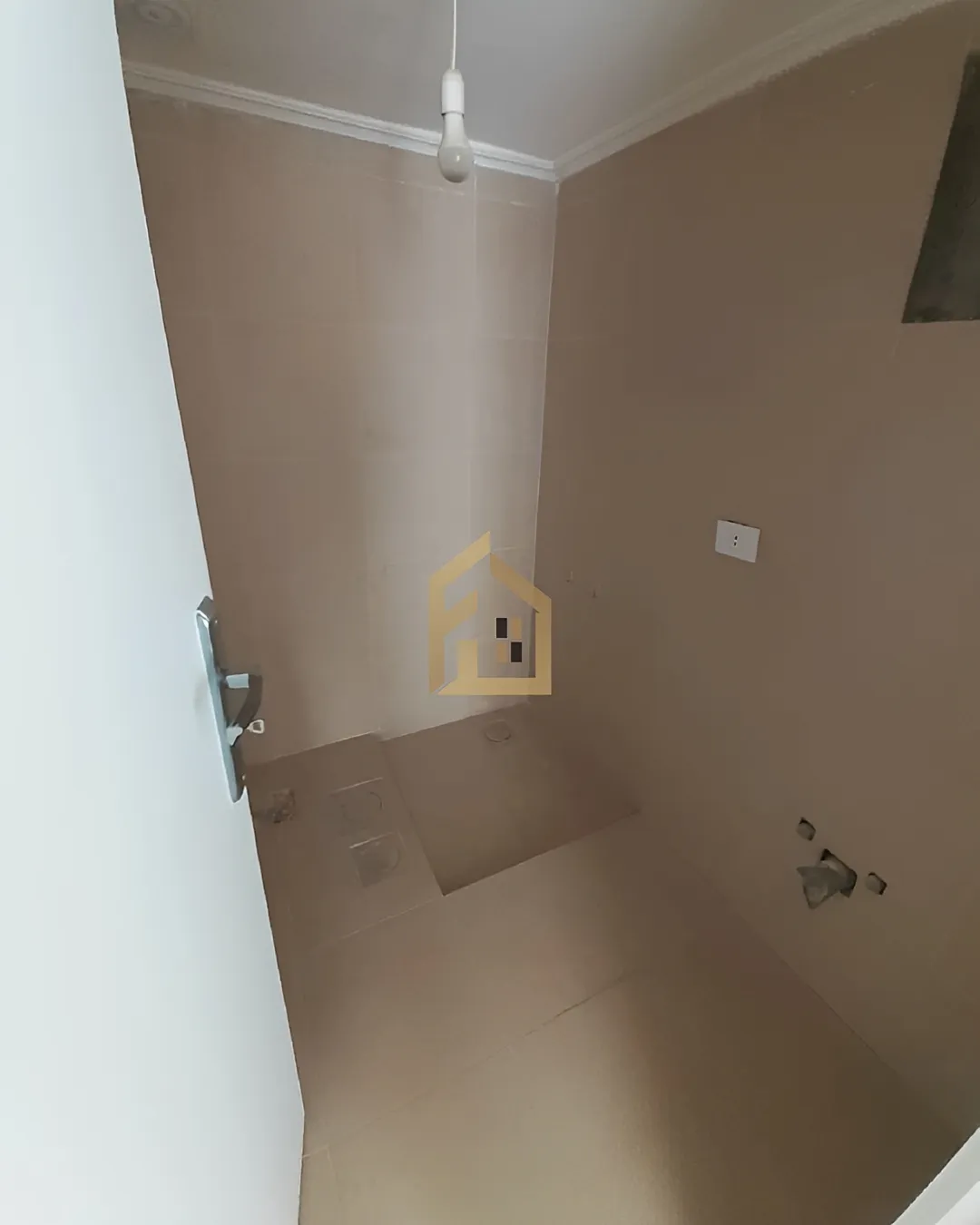 Apartment for sale in Oyoun, Lebanon - 1 bed, 2 bath