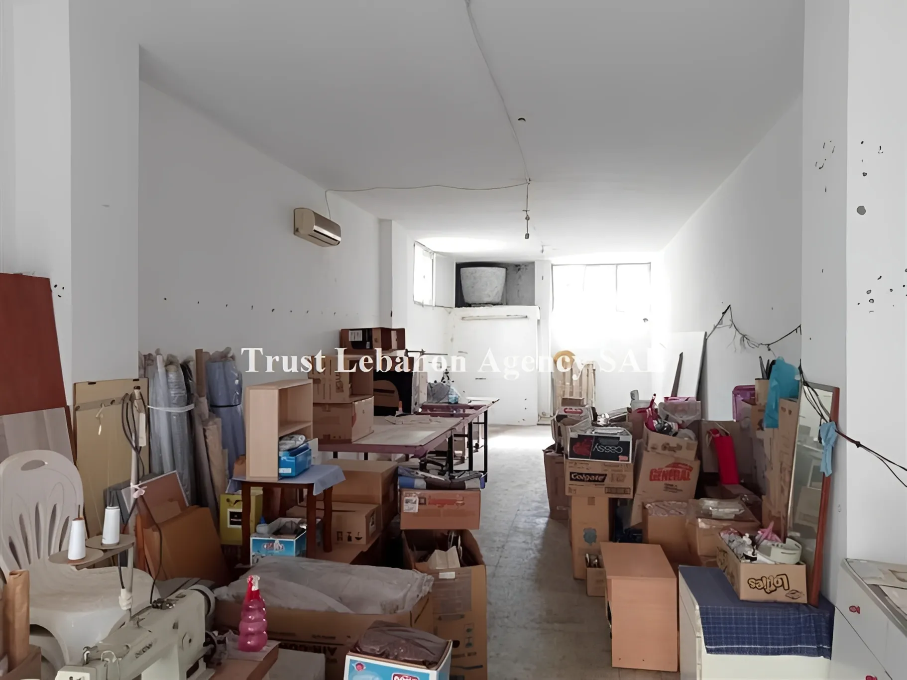 Shop for rent in Metn, Dekweneh