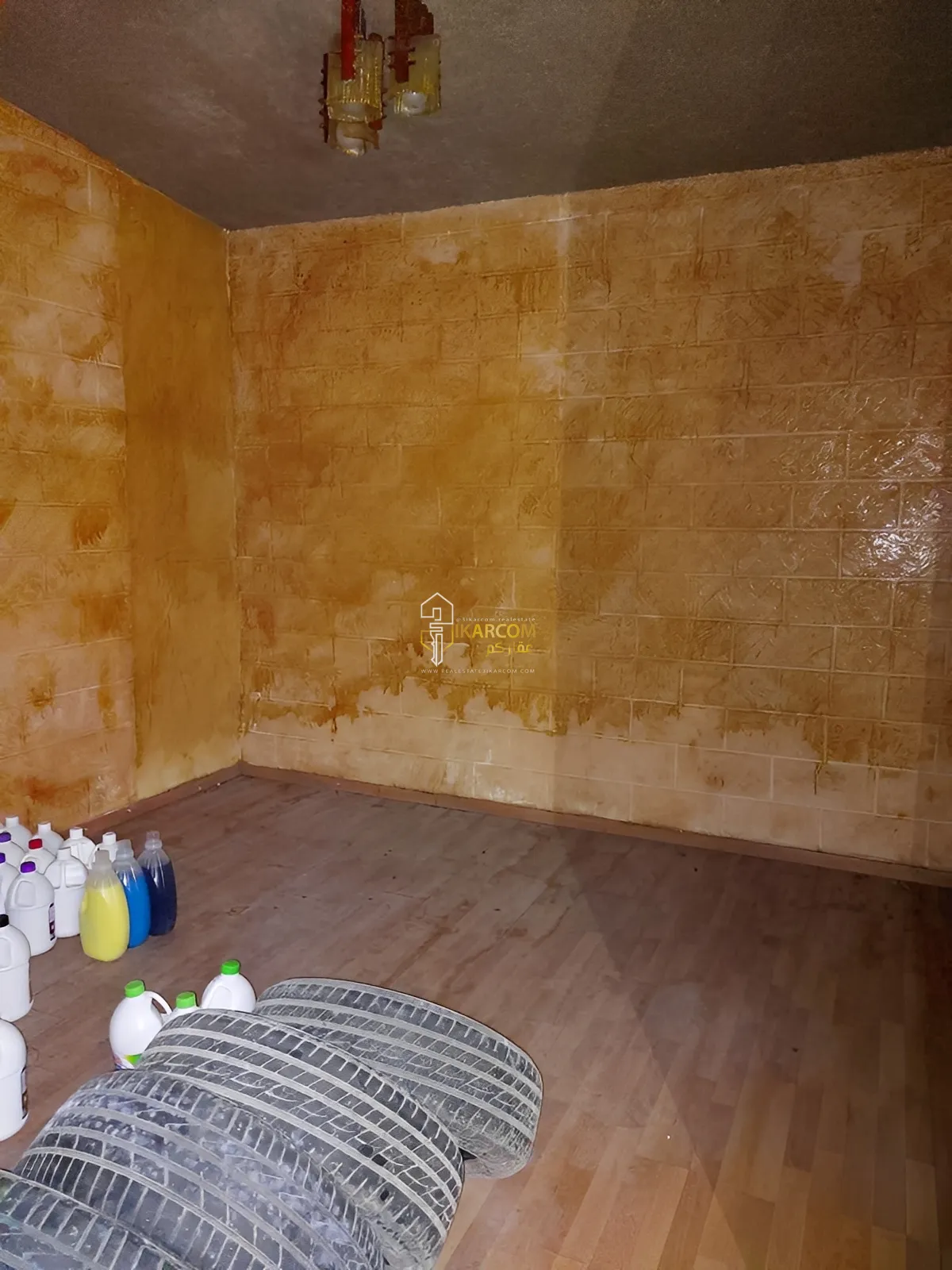 Warehouse for sale in Dekweneh