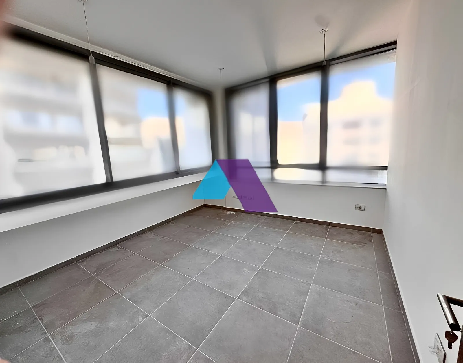 Office for Sale in Adliyeh