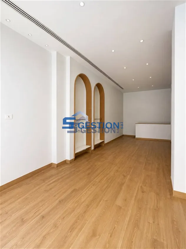 Shop for Rent in Downtown