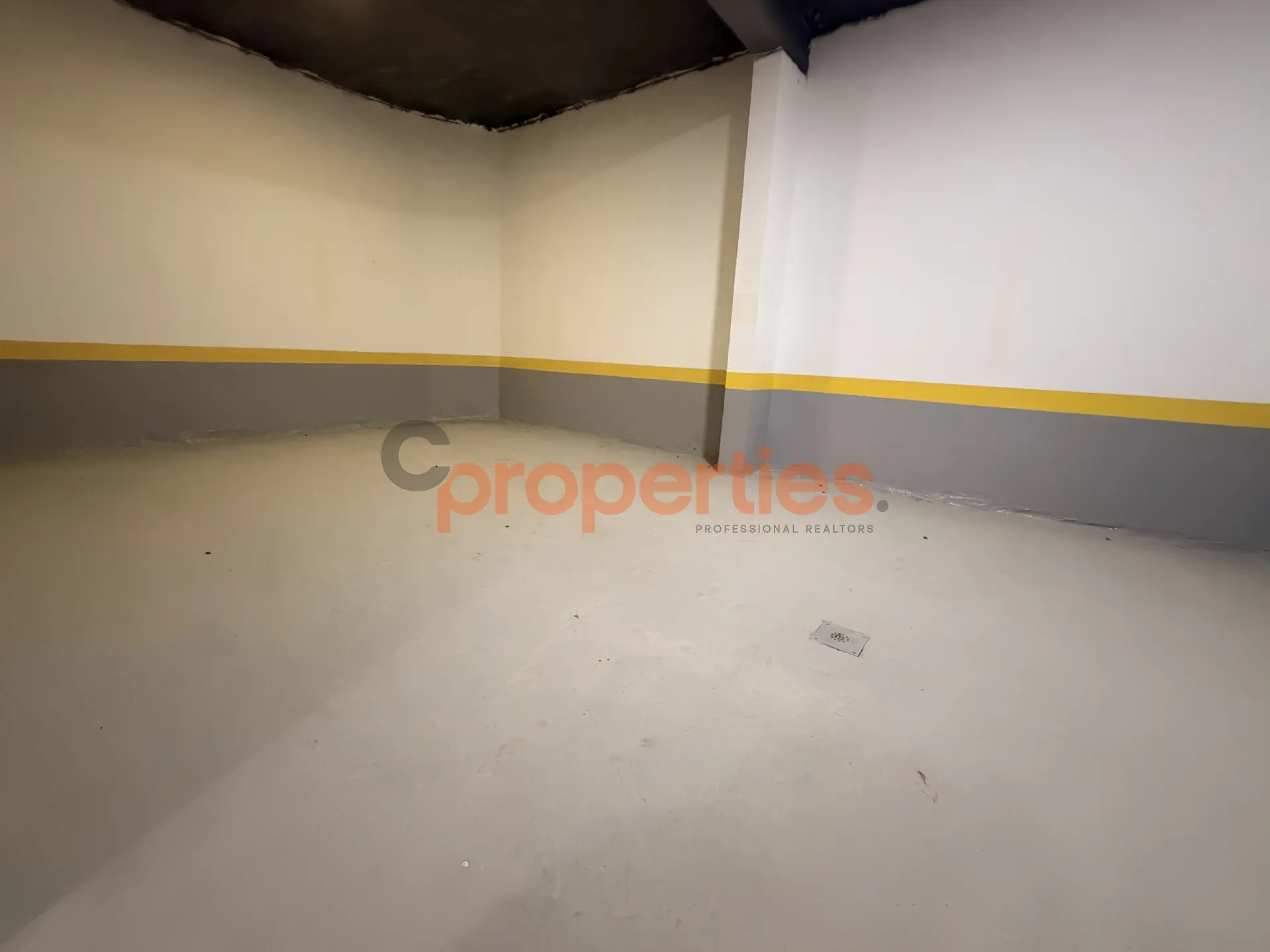 Warehouse for Rent in Naqqache