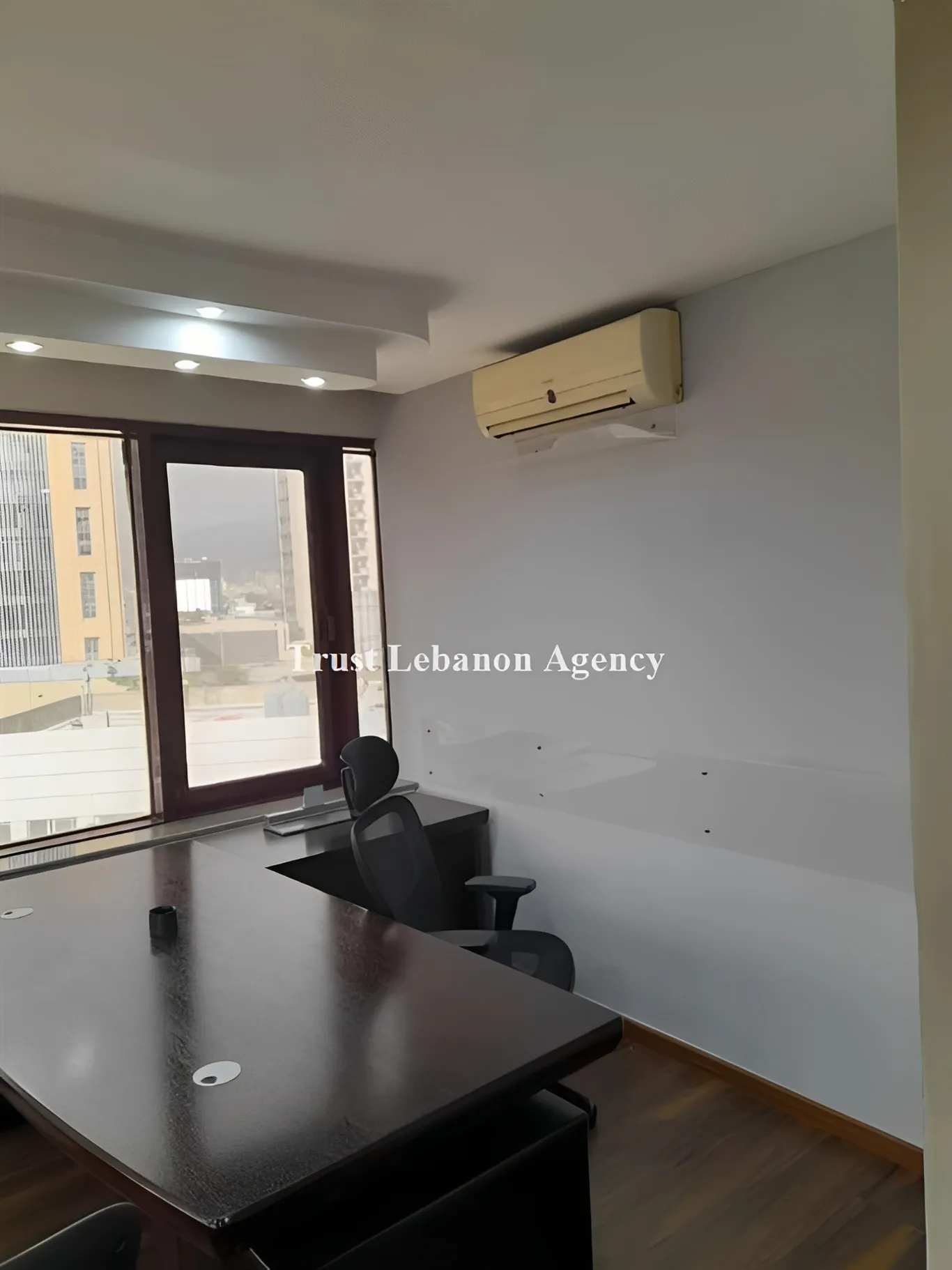 Office for rent in Baabda, Sin El Fil