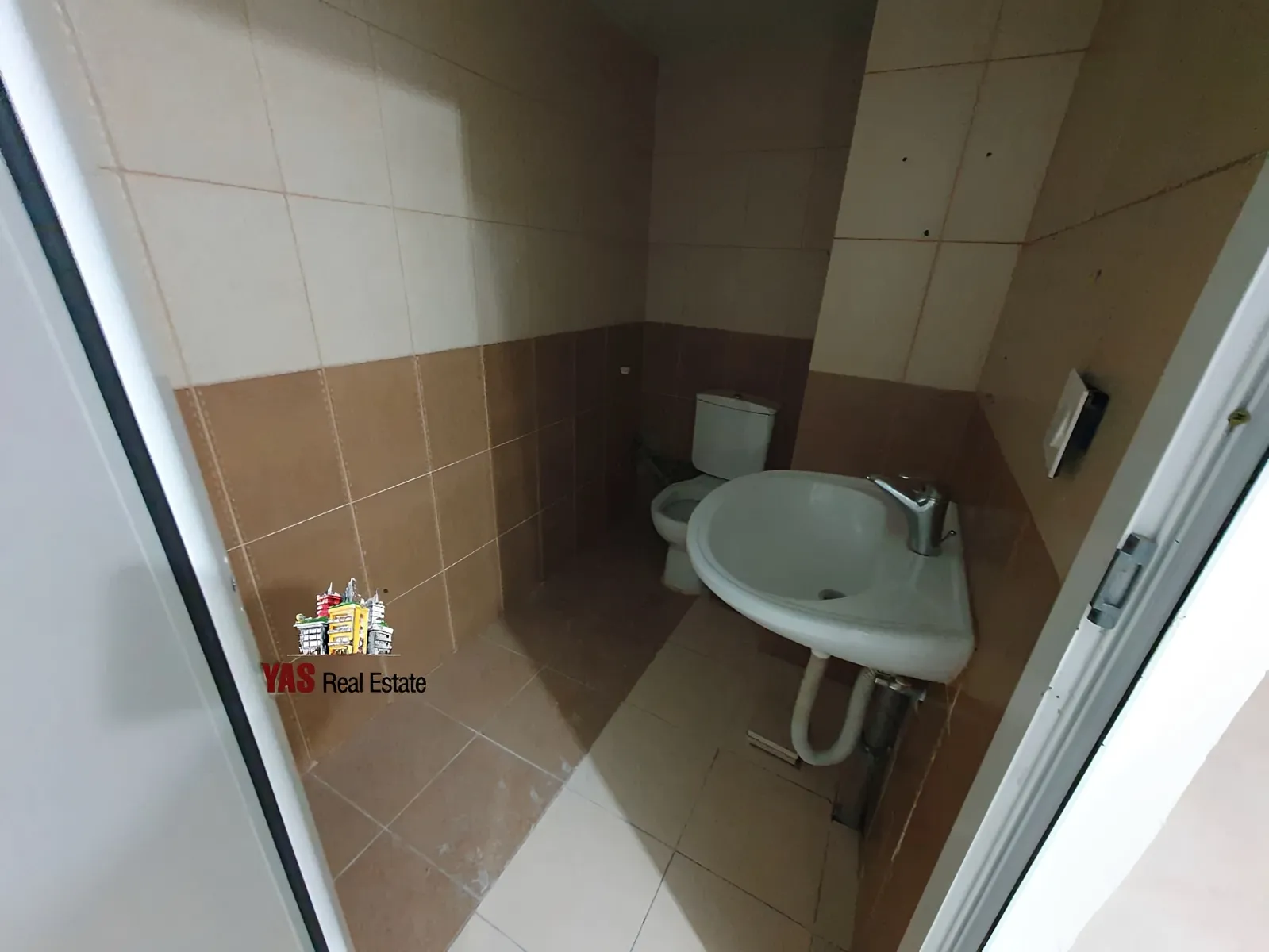 Shop for rent in Zouk Mikael