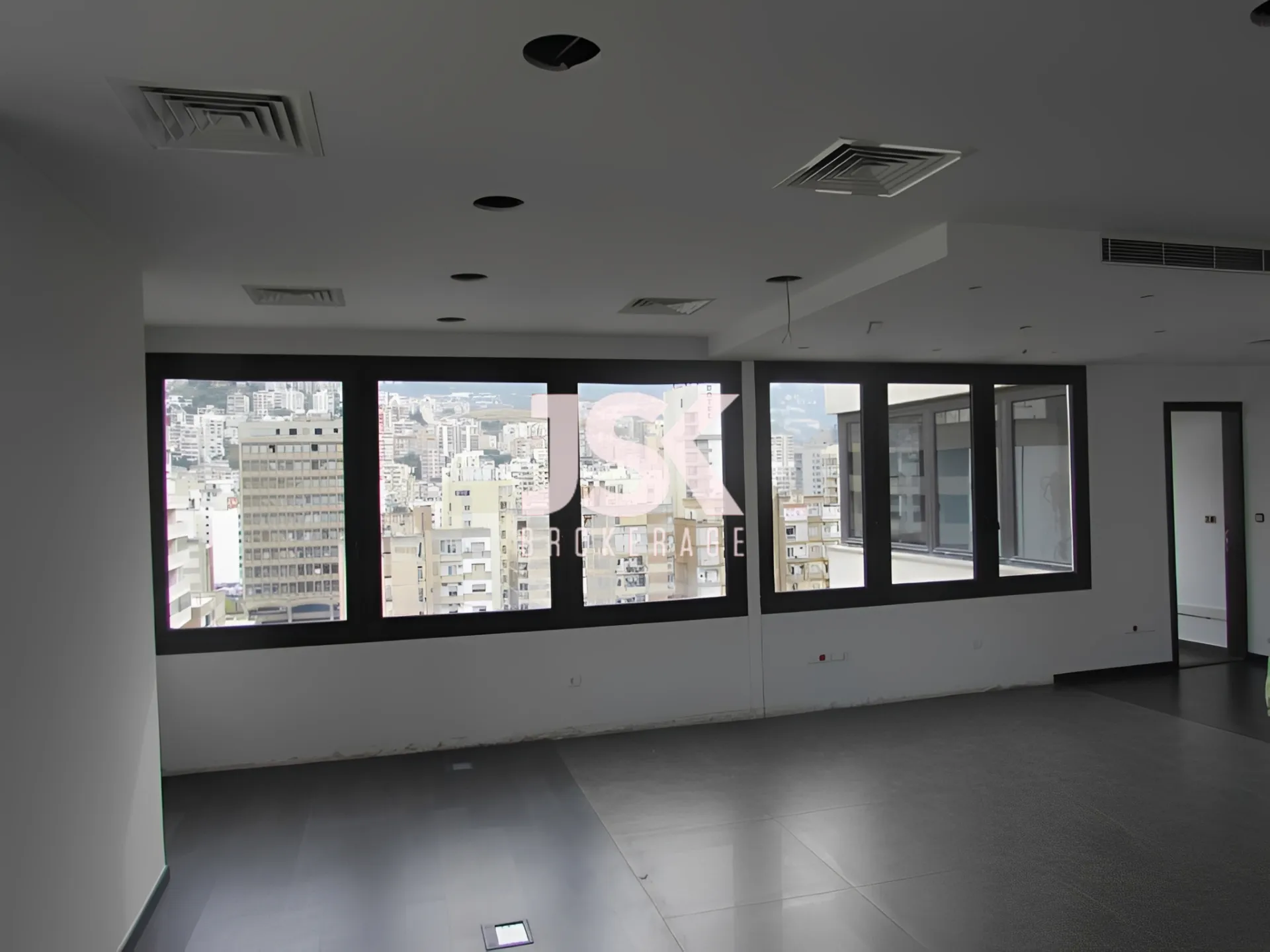 Office for sale in Zalqa