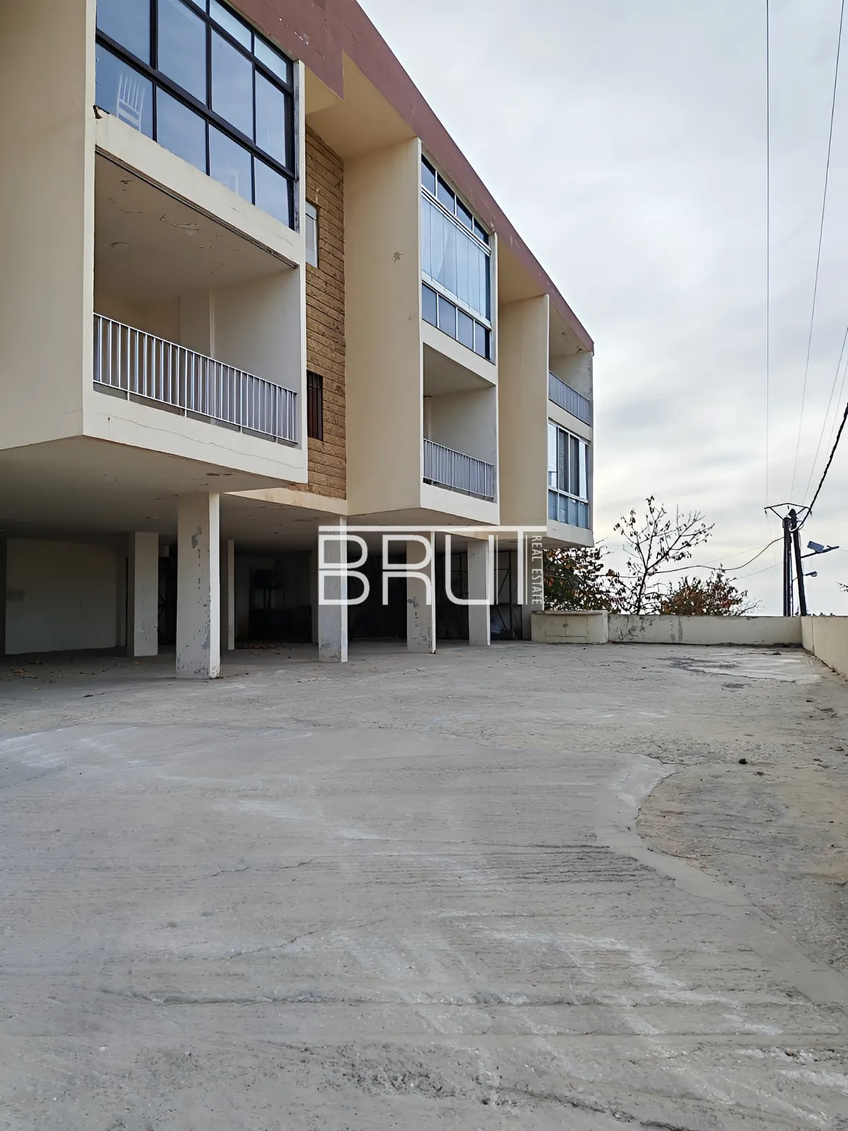 Chalet for Sale in Kfardebian