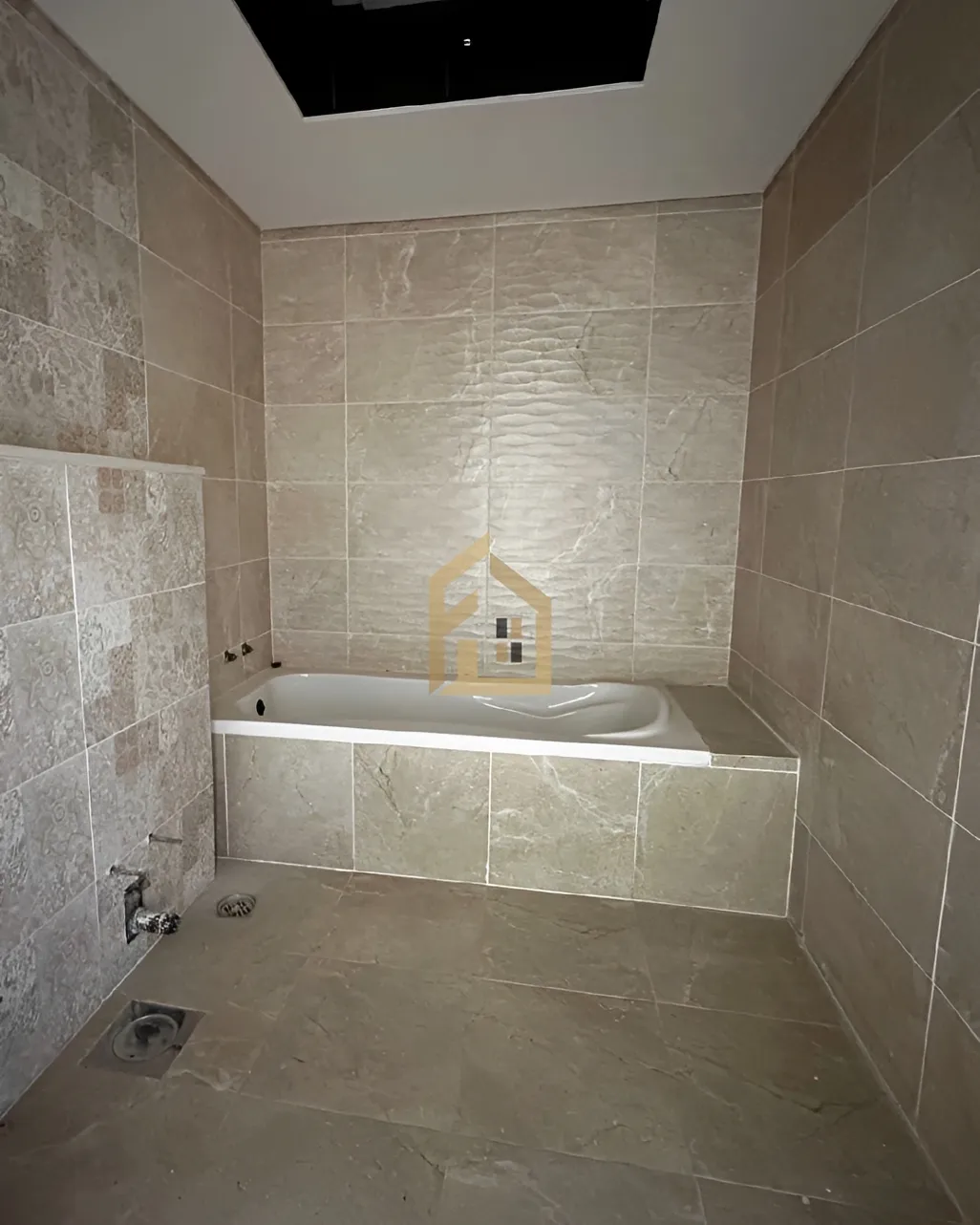 Apartment for sale in Ramlet El Baida, Bayrut, Lebanon