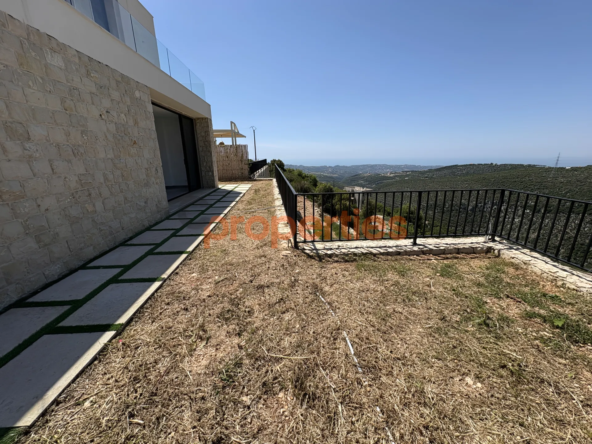 Villa for sale in Mahmerch, Lebanon - 3 bed, 1.5 bath