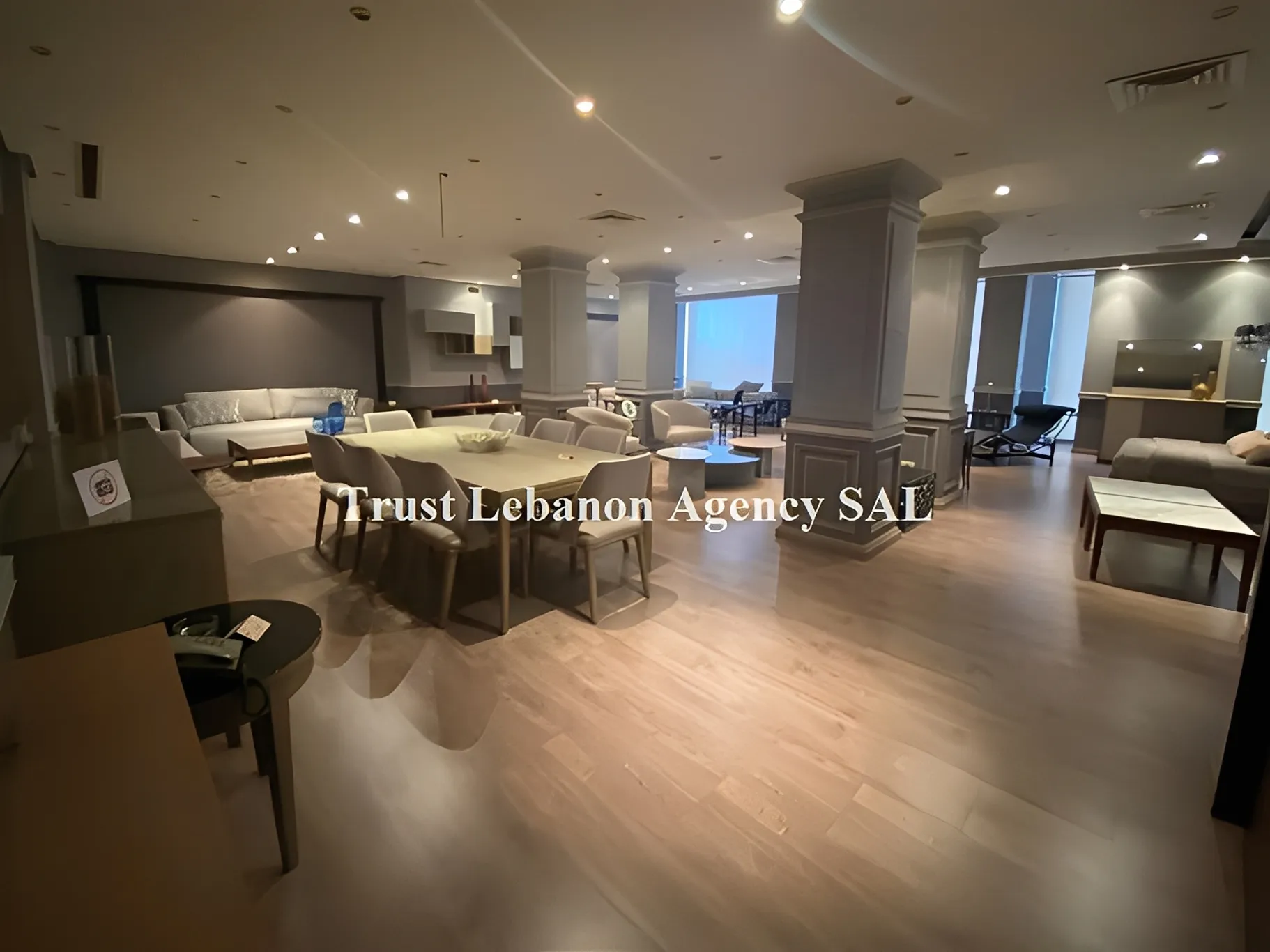 Showroom for rent in Metn, Dbayeh