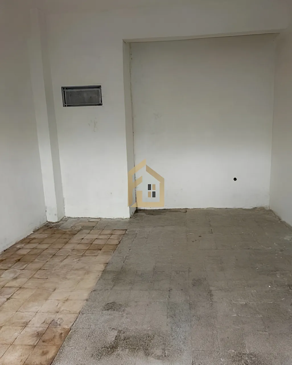 Shop for rent in El Malla, Beirut, Lebanon