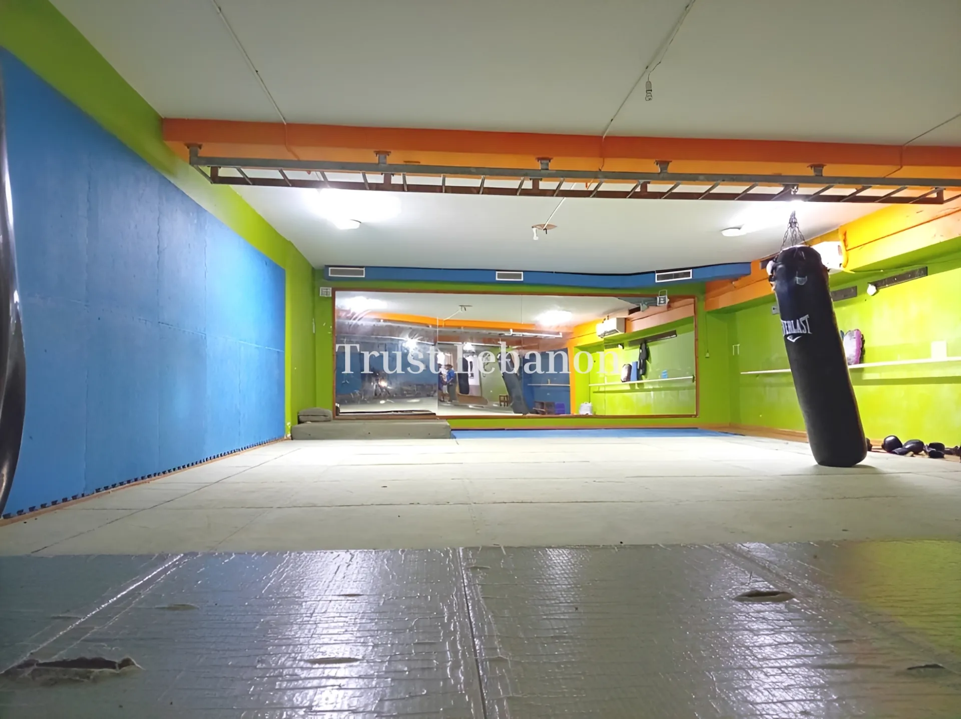 Warehouse for sale in Dekwaneh