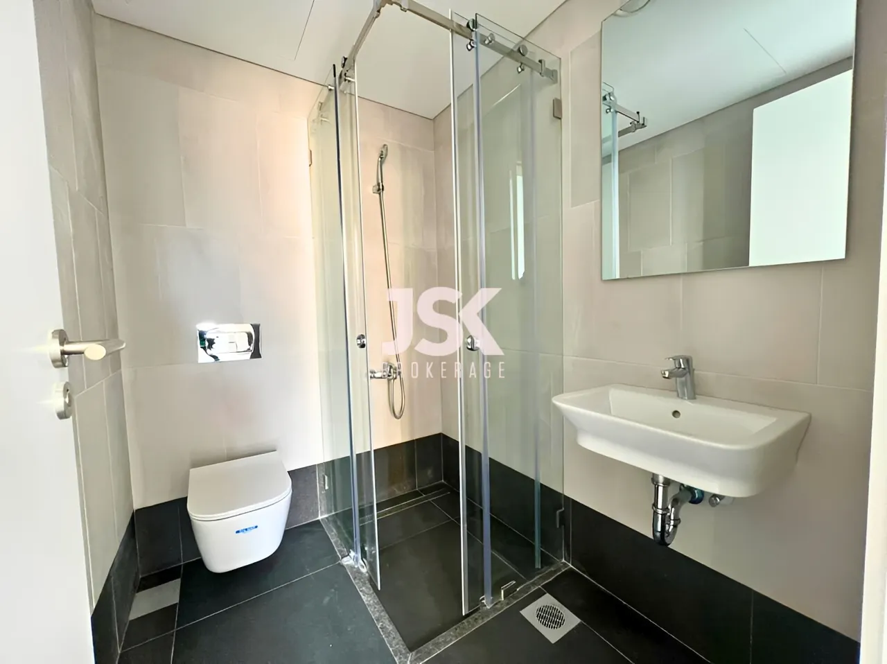 Apartment for Rent in Achrafieh - 1 bed, 1 bath