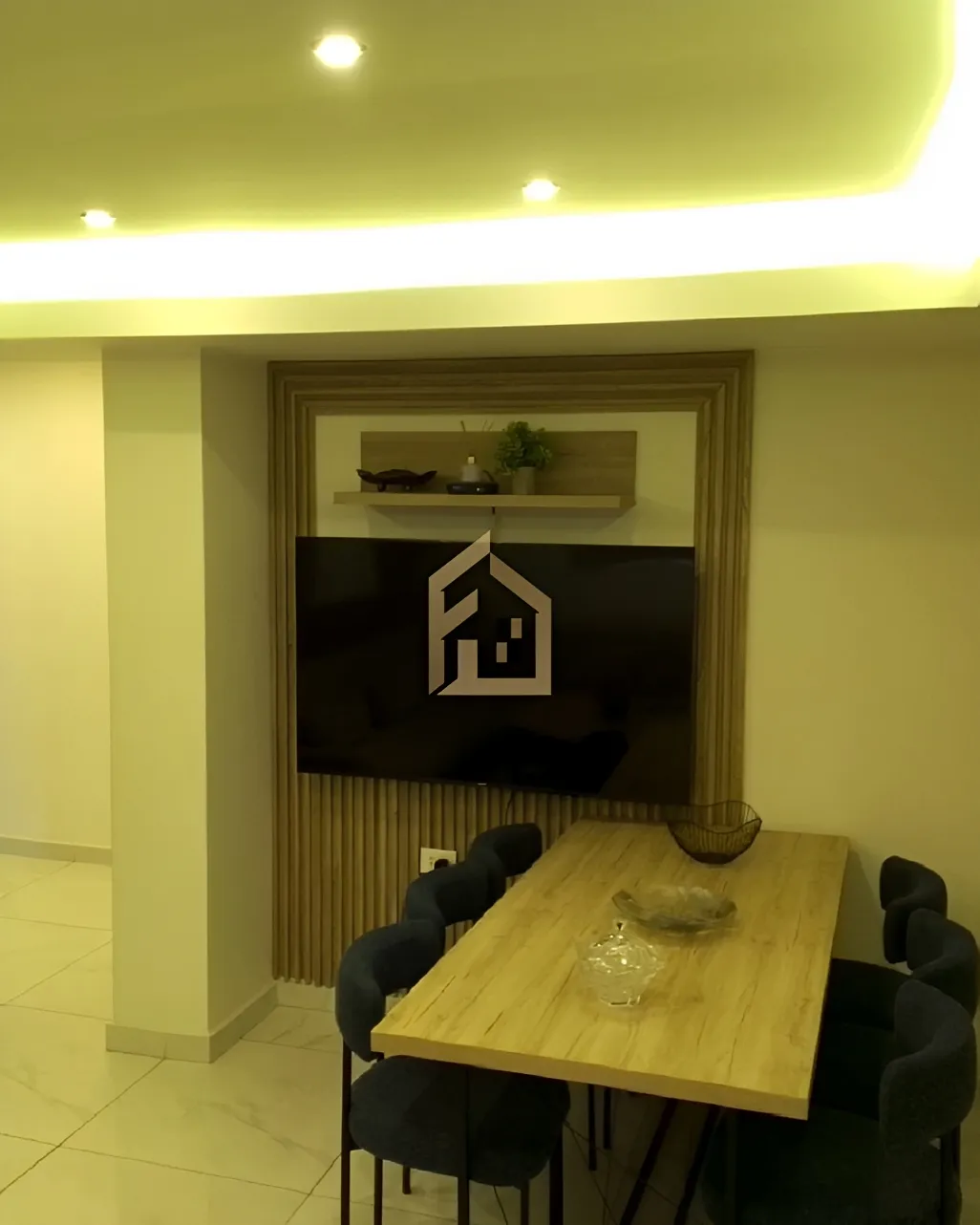 Apartment for rent in Achrafieh, Beirut, Lebanon - 2 bed, 2 bath