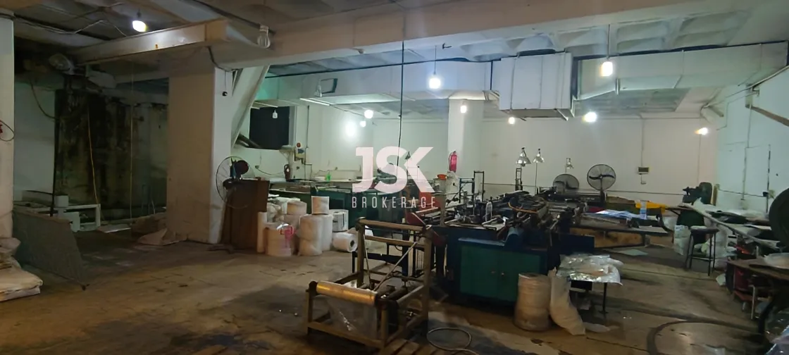 Industrial Unit for Sale in Mazraat Yachoua