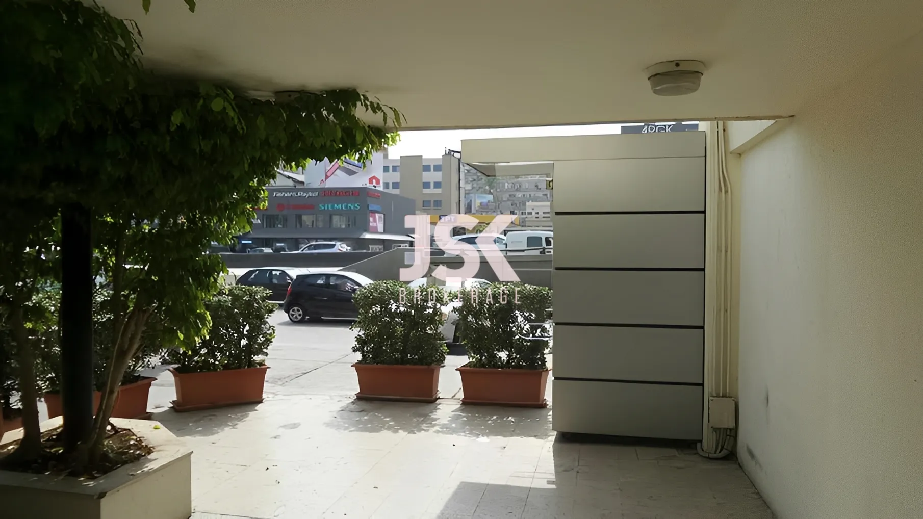 Office for Sale in Daoura