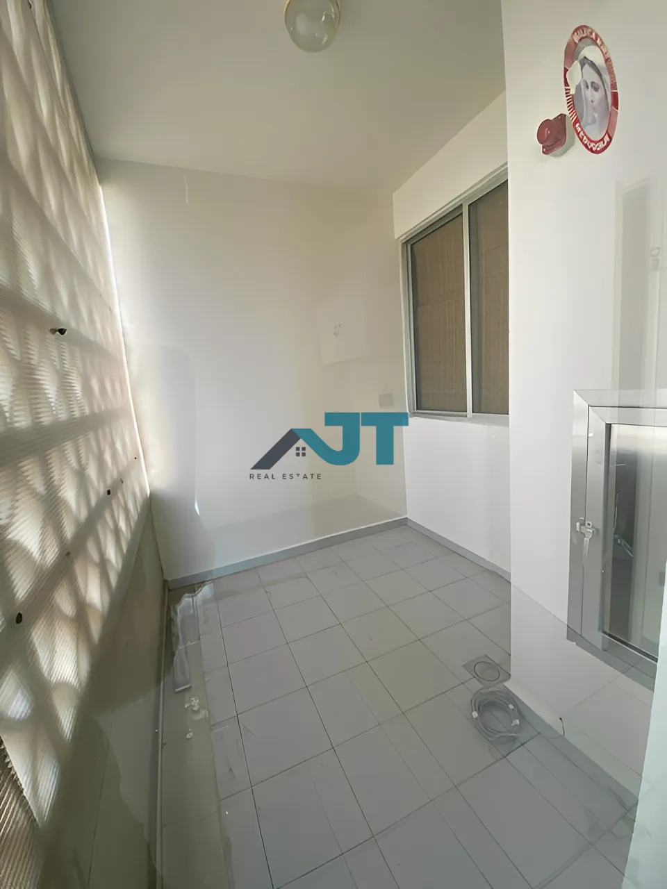 Apartment for Sale in Awkar