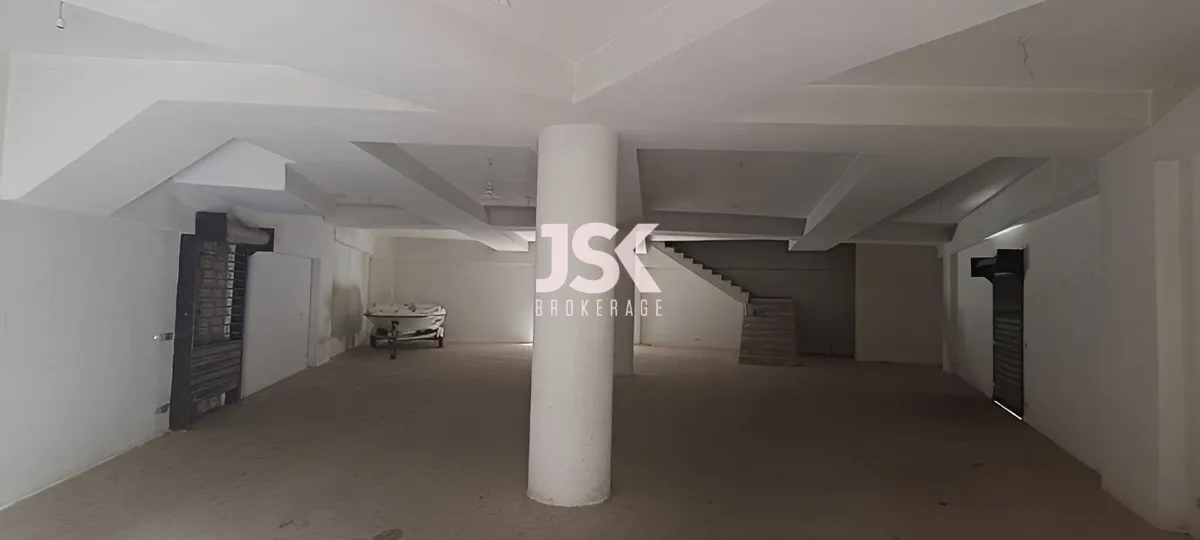 Showroom for Sale in Zouk Mosbeh, Lebanon