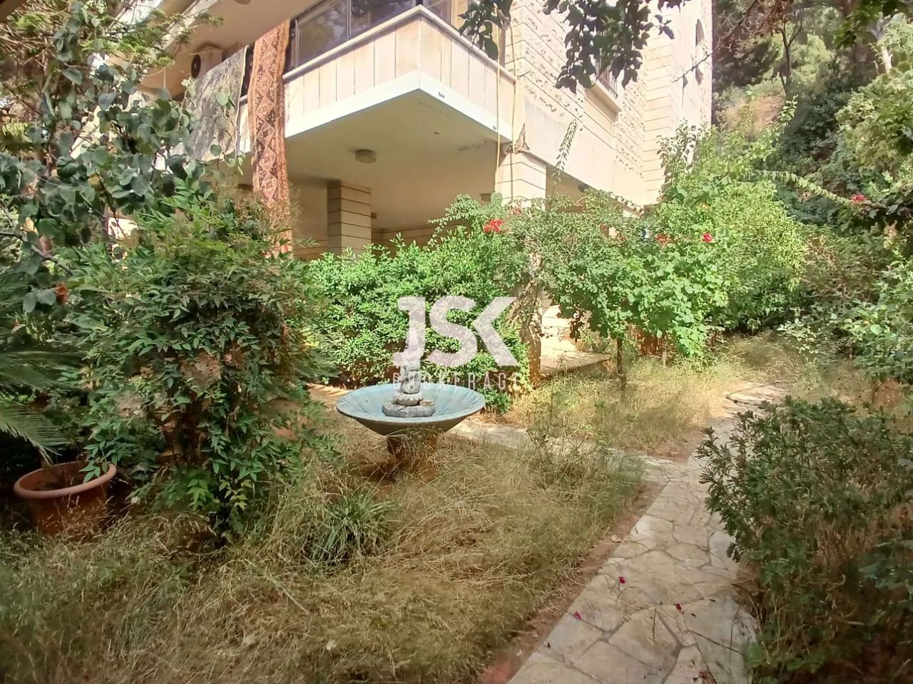 Building for Sale in Ain Saadeh