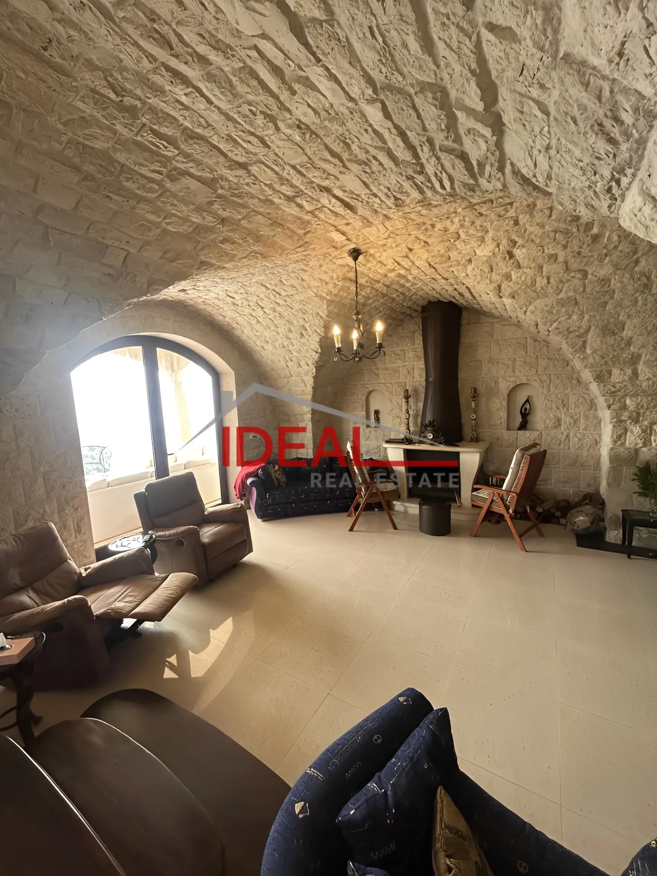 Villa for Sale in Ajaltoun, Lebanon - 5 bed, 8 bath