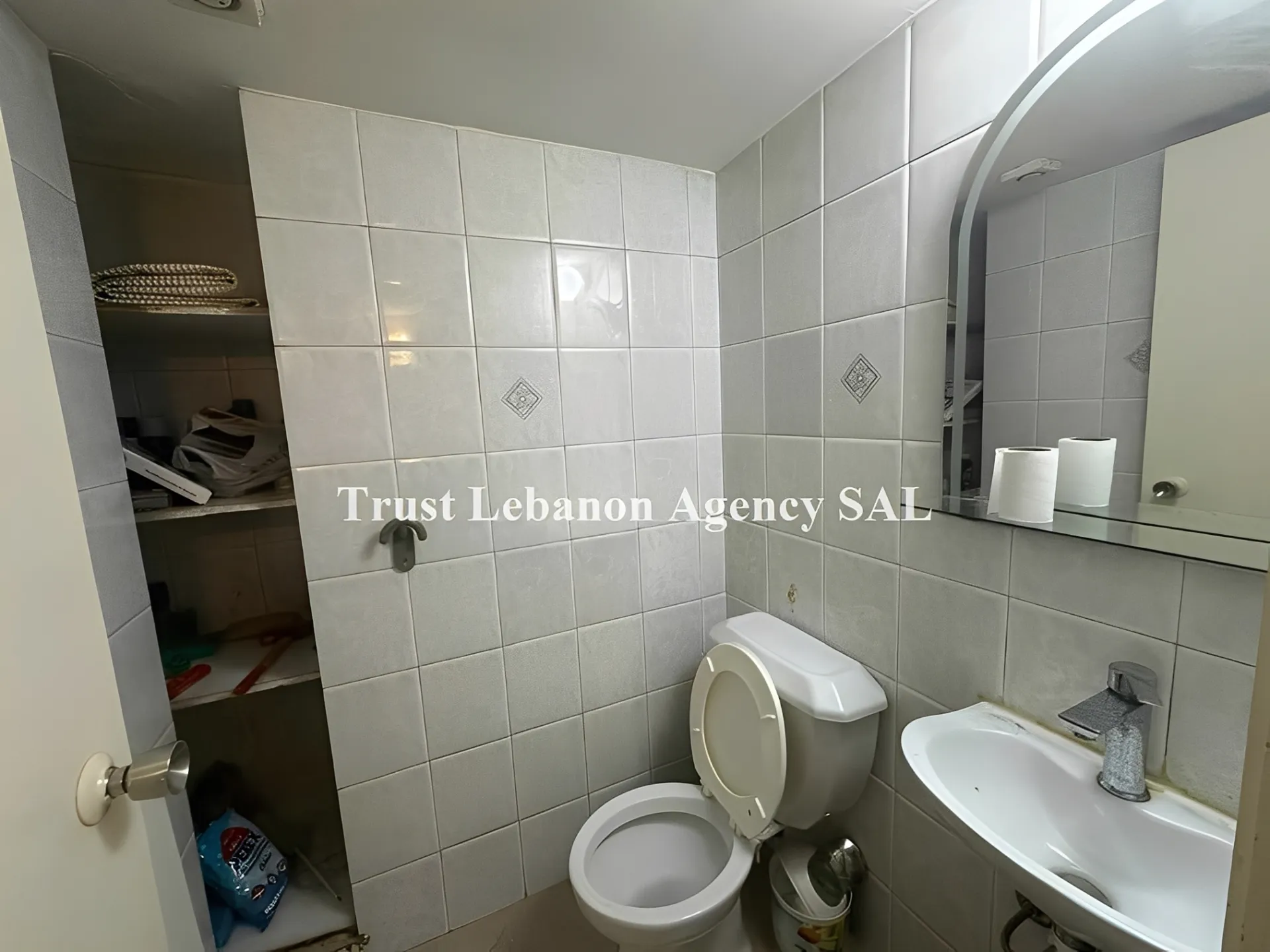 Office for rent in Metn, Zalka