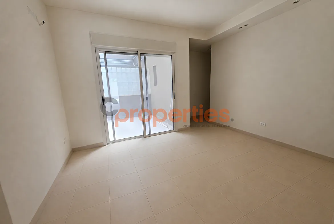 Apartment for sale in Qornet El Hamra, Lebanon - 3 bed, 5 bath
