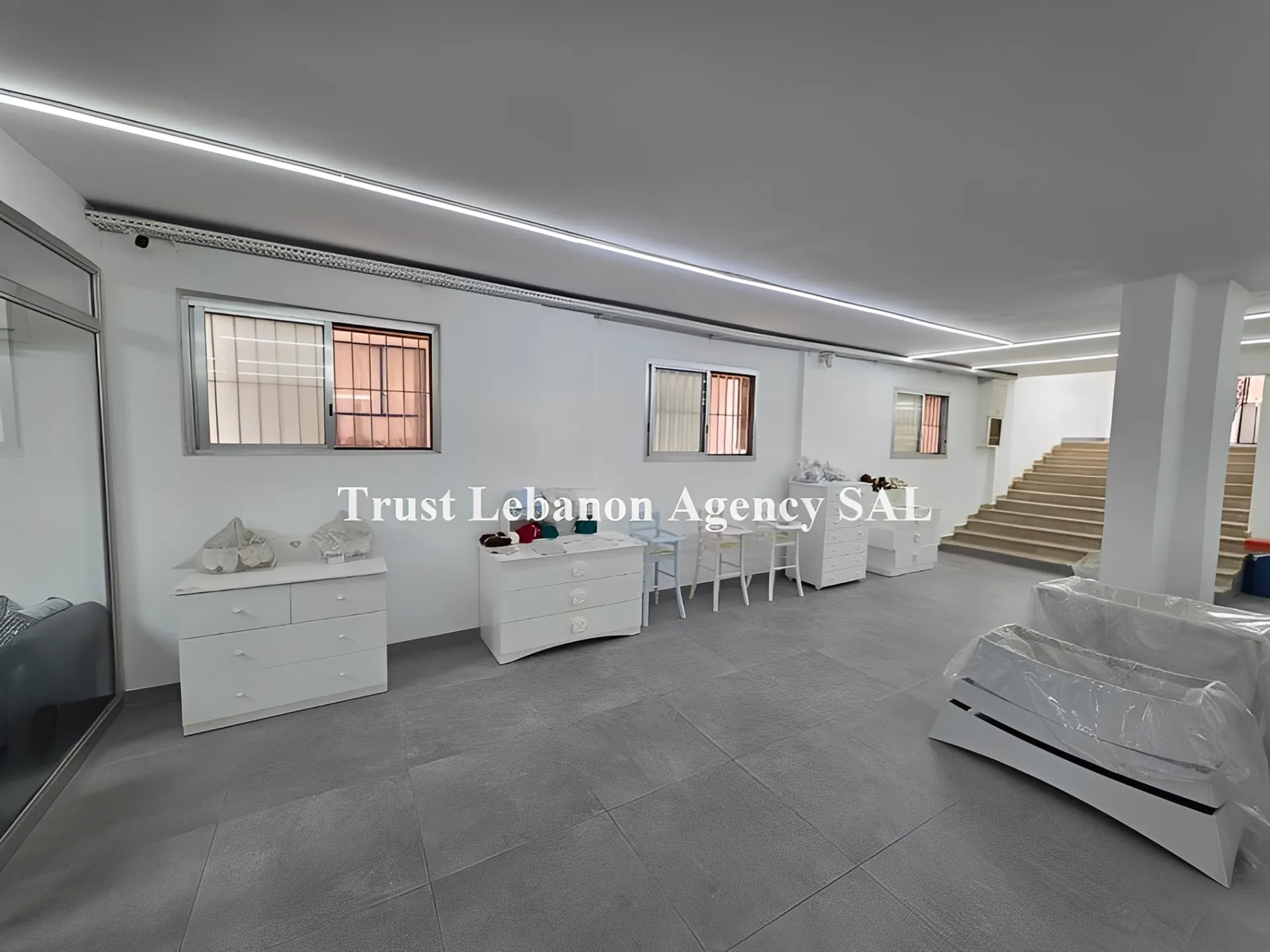 Shop for sale in Baabda, Hazmieh