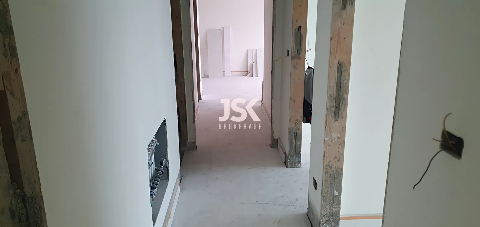 Apartment for Sale in Gemmayzeh - 3 bed, 3 bath