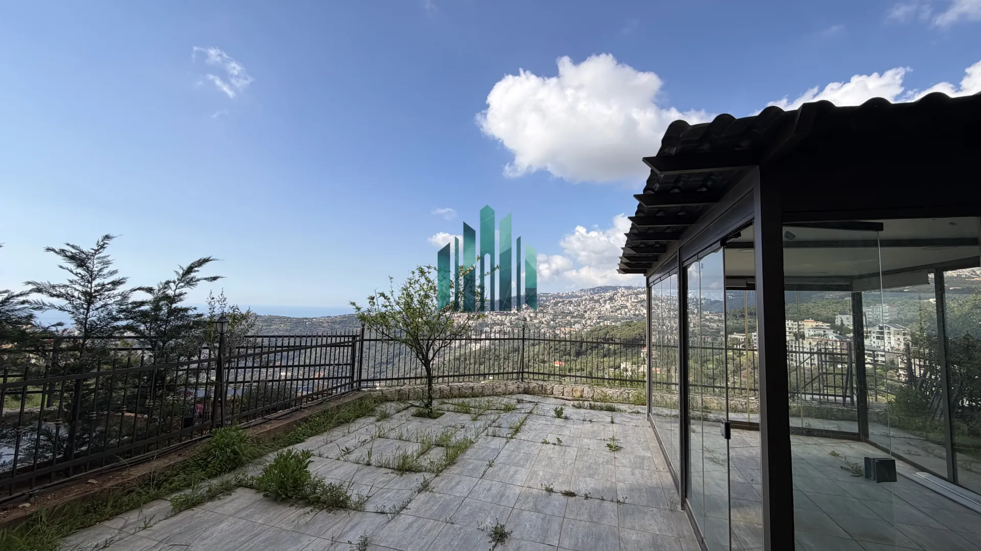 Apartment for Sale in Qornet El Hamra - 3 bed, 4 bath