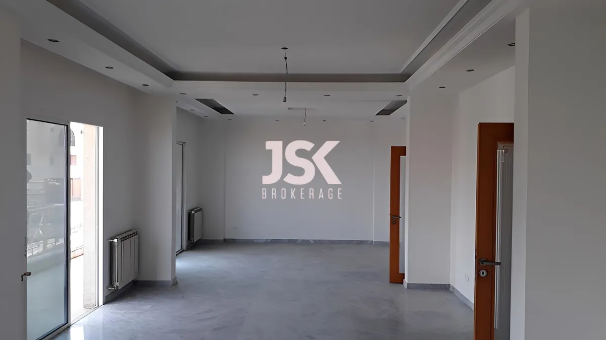 Apartment for Sale in Qornet El Hamra, Lebanon - 3 bed, 3 bath