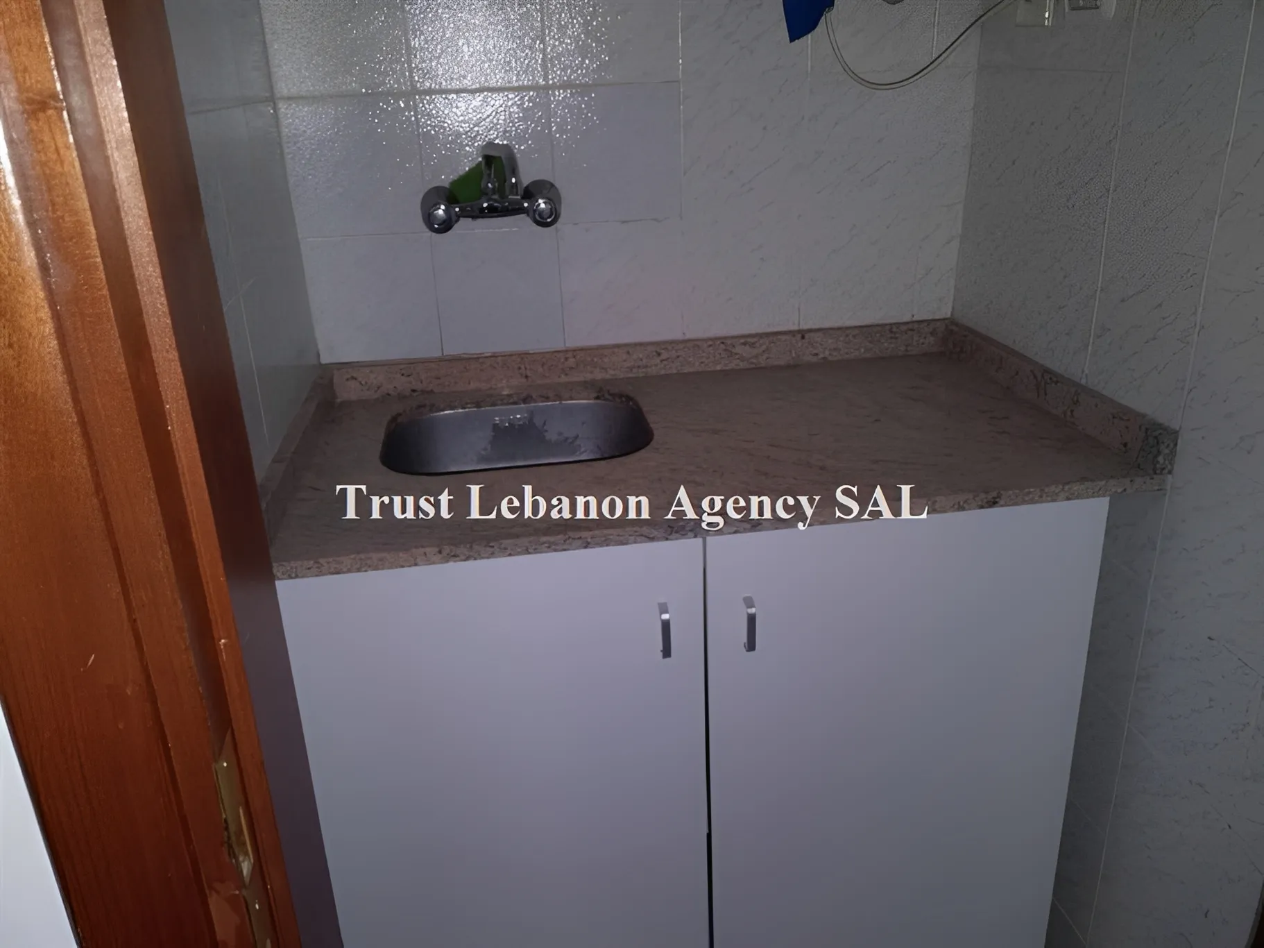 Office for rent in Hamra