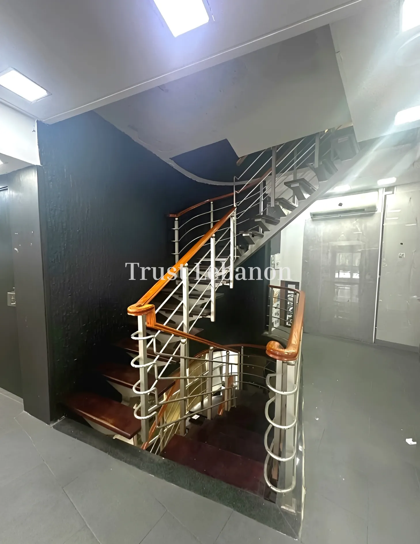 Showroom for rent in Horch Tabet, Lebanon