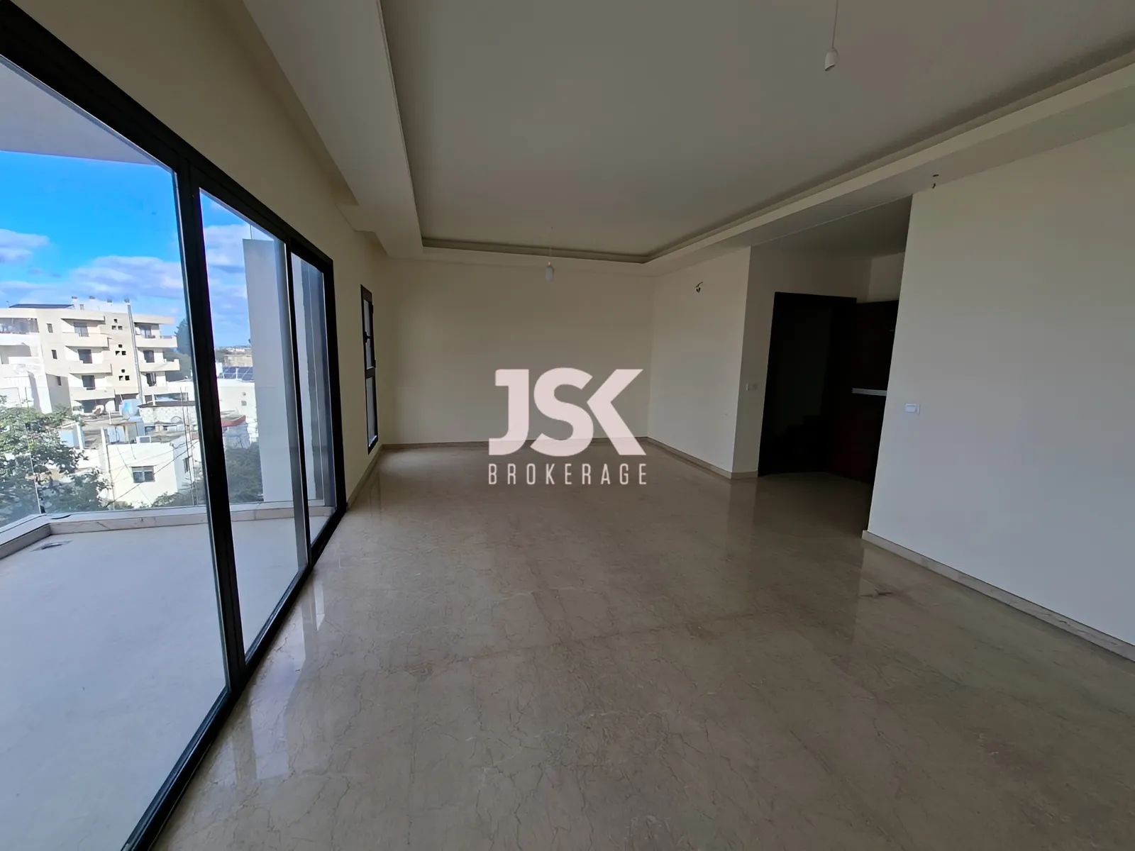 Apartment for Sale in Blat - 3 bed, 3 bath